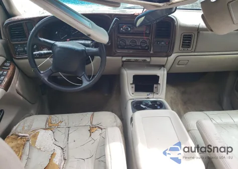 2002 Chevrolet Suburban C1500 z USA, uszkodzony, nr VIN 1GNEC16Z32J153582